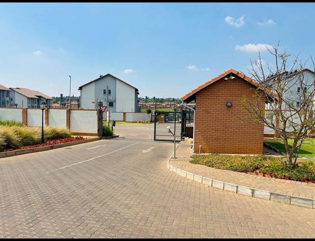 2 BEDROOM APARTMENT FOR SALE IN SAGEWOOD
